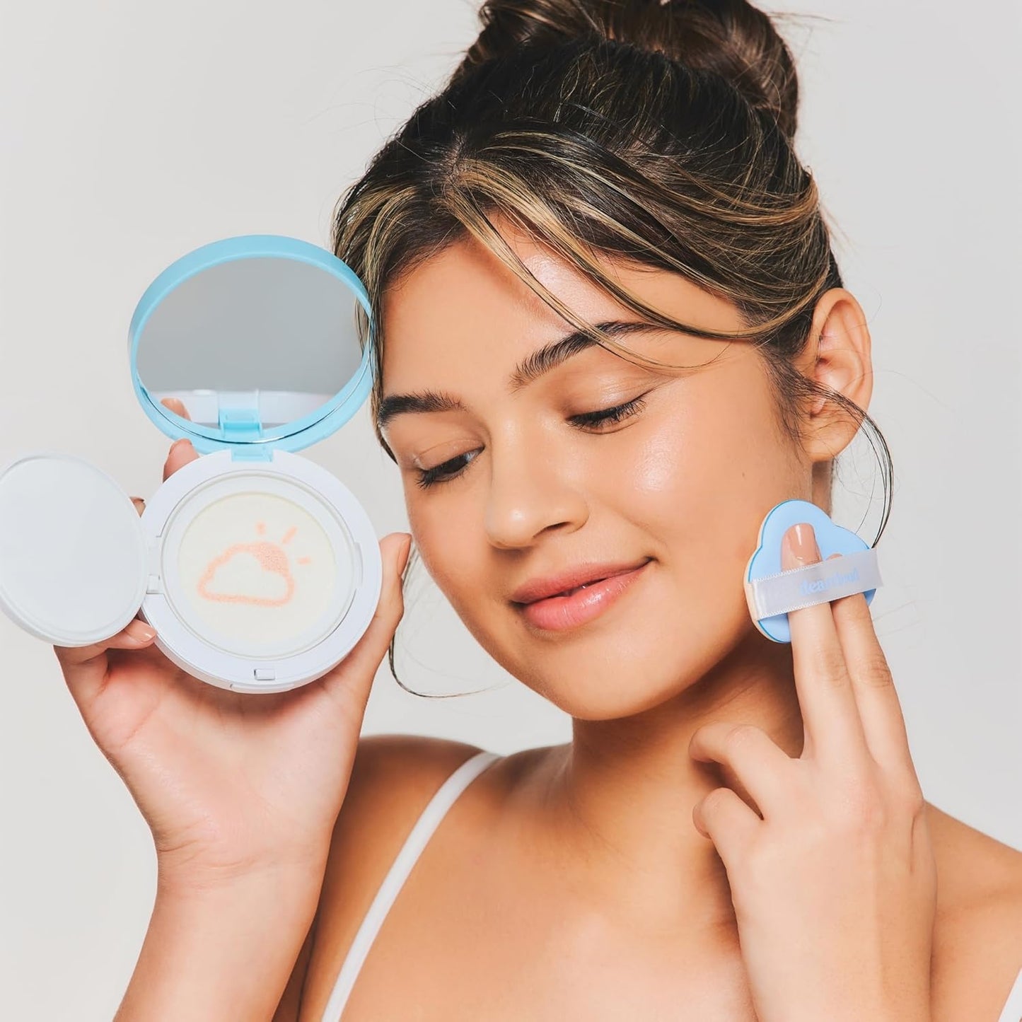 Dearcloud Dear Sun Perfecting SPF Cushion — Color-Adapting Zinc + Cica Sunscreen — Wholesale K-Beauty