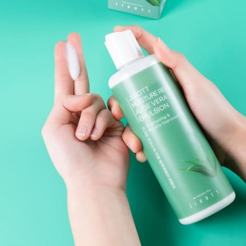 Model applying emulsion on hand to show texture and gentle use for sensitive skin