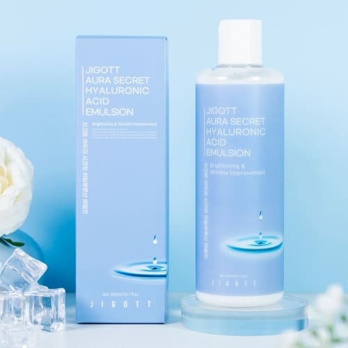 Product and packaging displayed together for JIGOTT Hyaluronic Acid Emulsion